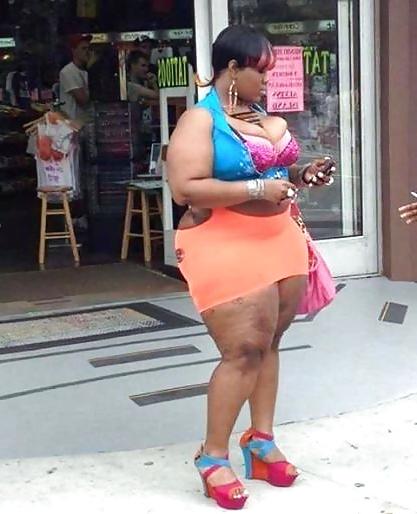25P Thick lady