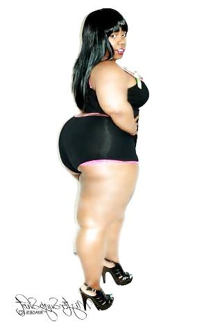 25P Thick lady