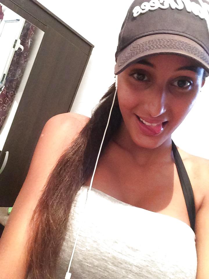 22P Arabian Girls
