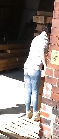 10P Amazing ass in tight jeans! 