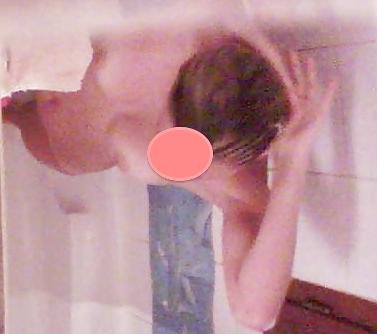 25P Hidden cam - Teen in bathroom
