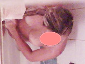 25P Hidden cam - Teen in bathroom