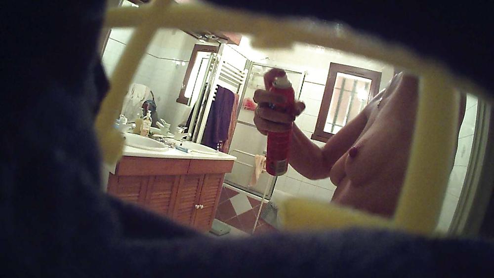 18P Hidden cam - Mature 2 in bathroom