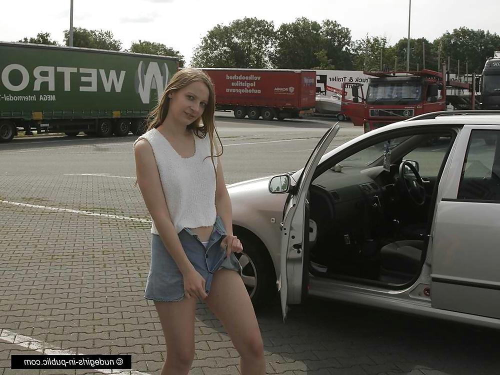 25P Gerda Public Nude