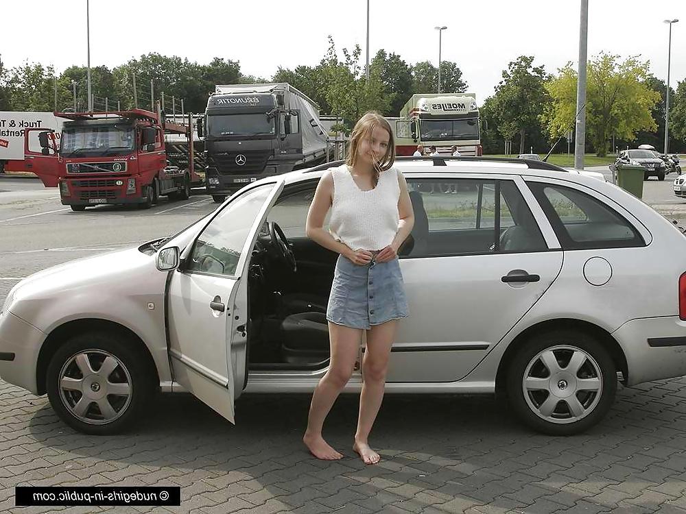 25P Gerda Public Nude
