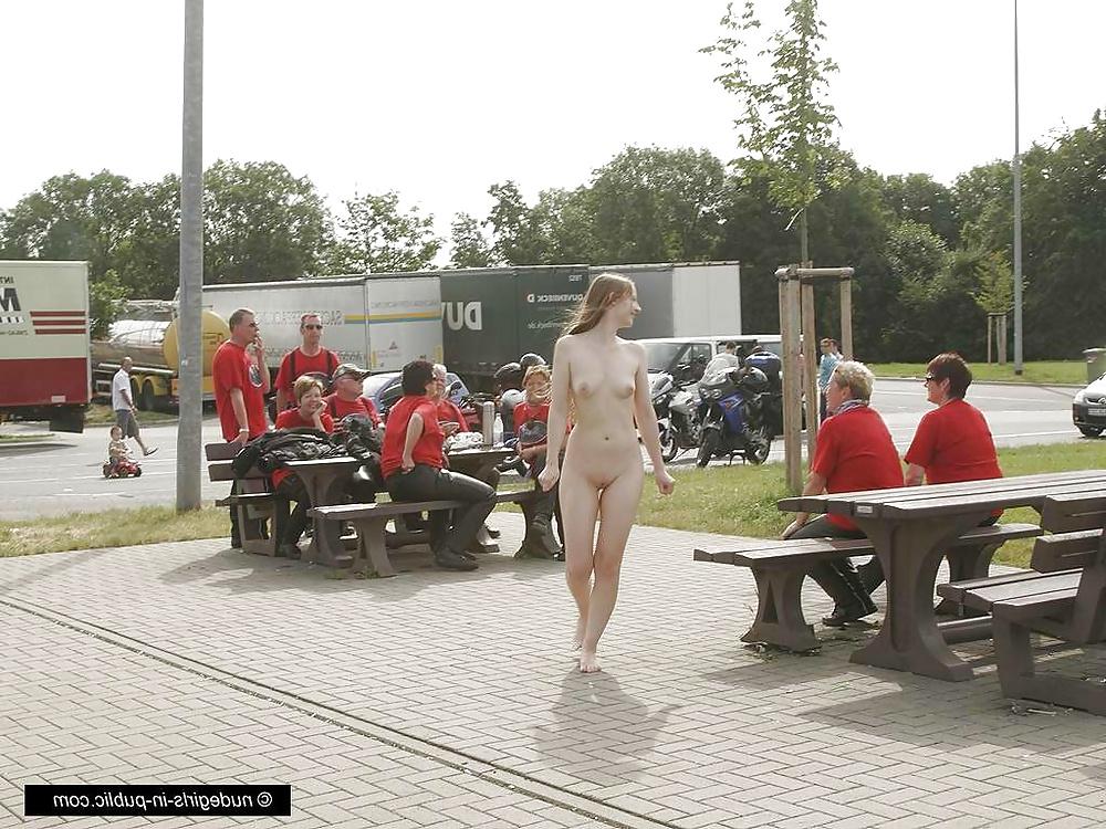 25P Gerda Public Nude