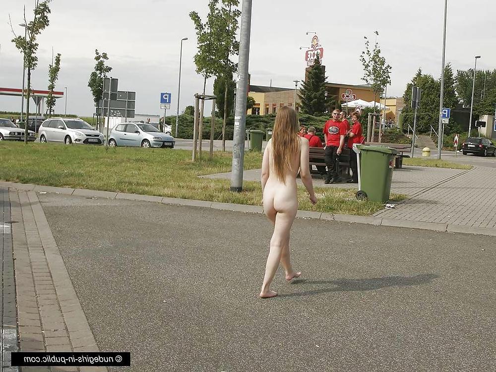 25P Gerda Public Nude
