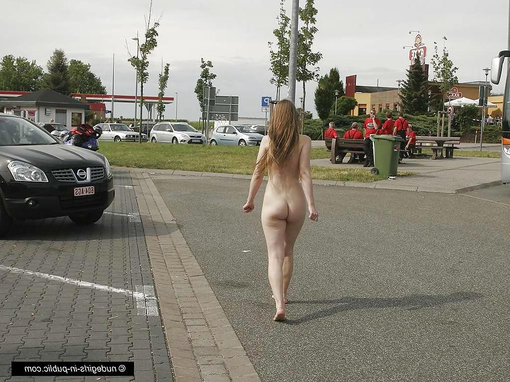 25P Gerda Public Nude