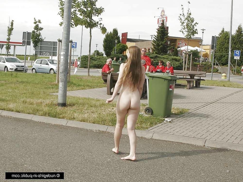 25P Gerda Public Nude
