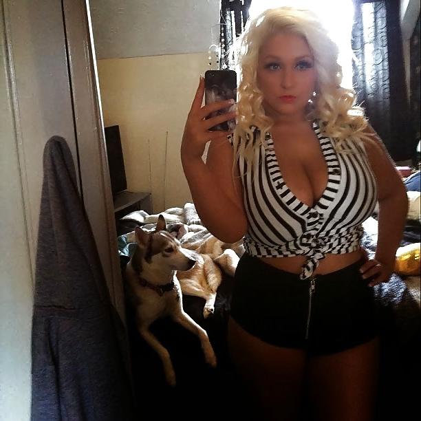 25P Short and Stacked: British Bimbo Bitch Paris