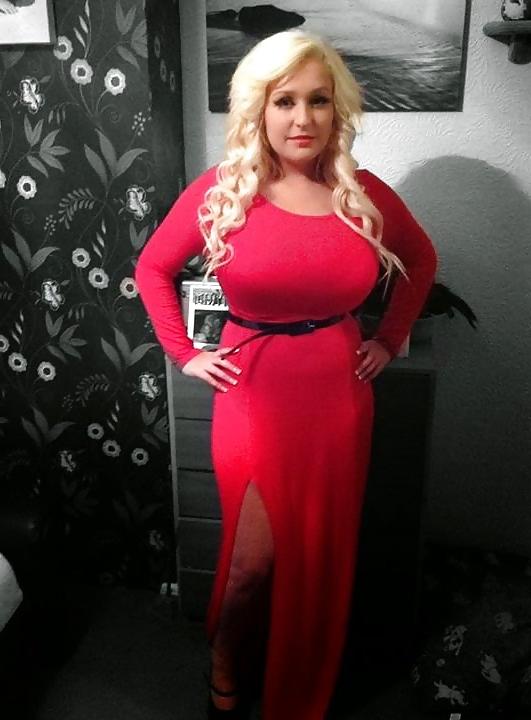 25P Short and Stacked: British Bimbo Bitch Paris