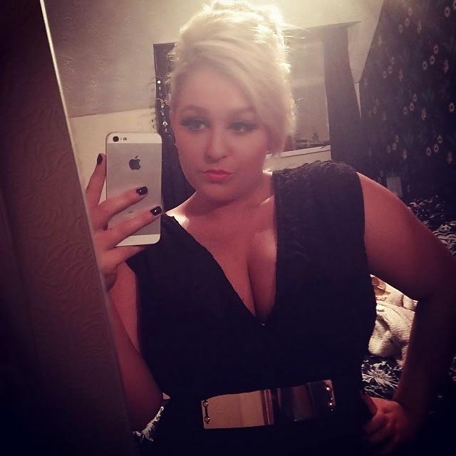 25P Short and Stacked: British Bimbo Bitch Paris