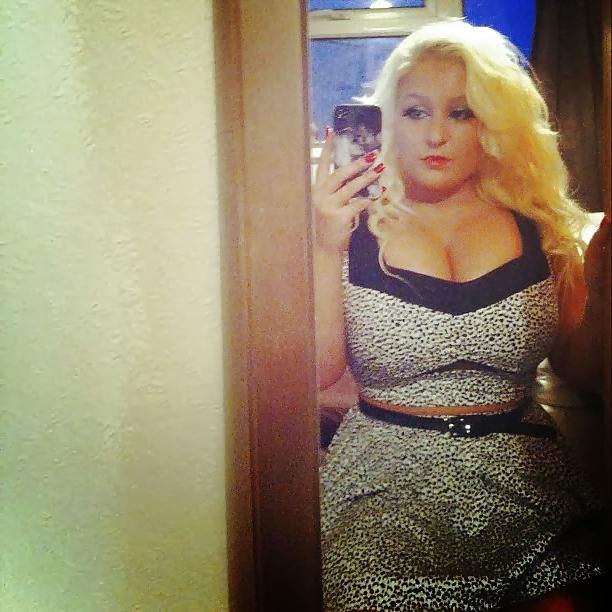 25P Short and Stacked: British Bimbo Bitch Paris