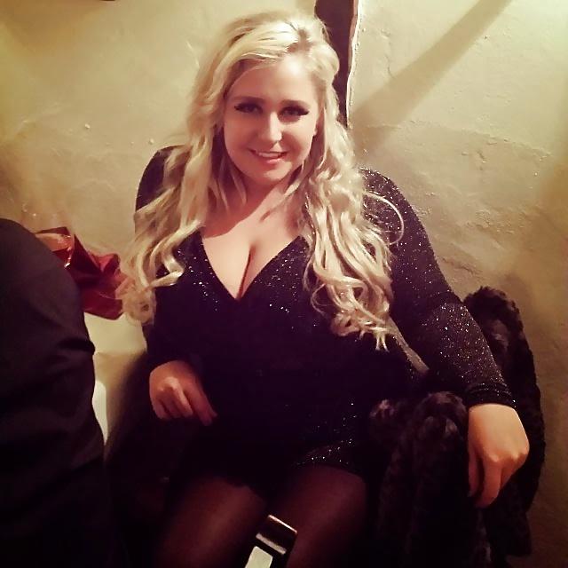 25P Short and Stacked: British Bimbo Bitch Paris