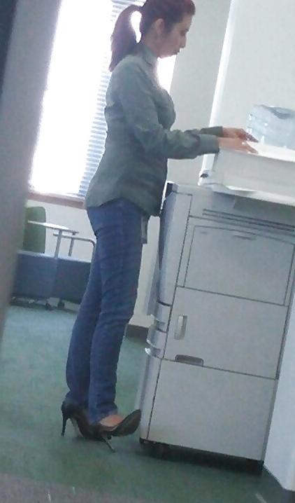 4P Hottie at work in jeans and heels 