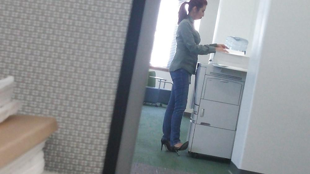 4P Hottie at work in jeans and heels 