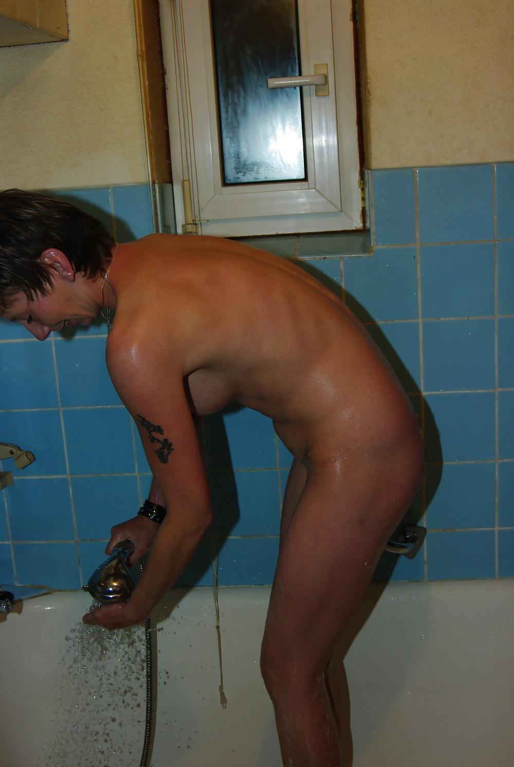 25P German bathroom voyeur pis