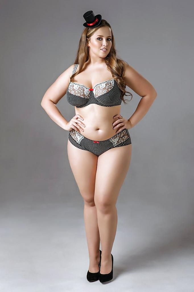 25P Sexy Curvy Milfs & Girlfriends 6