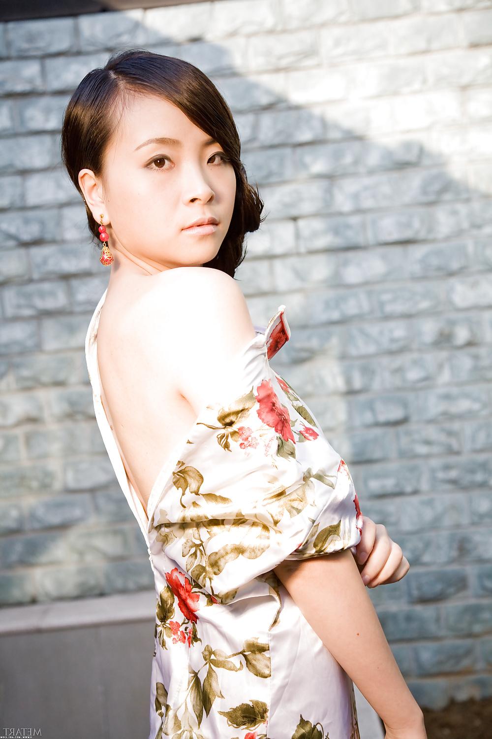 11P Chinese girl traditional dress and undress