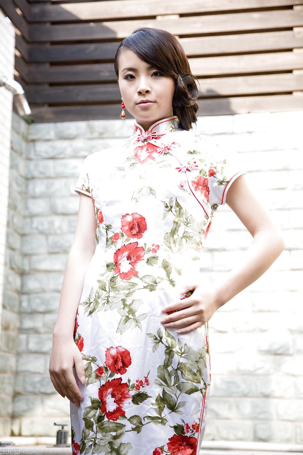 11P Chinese girl traditional dress and undress