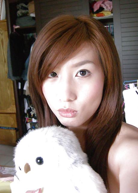 25P Chinese girl