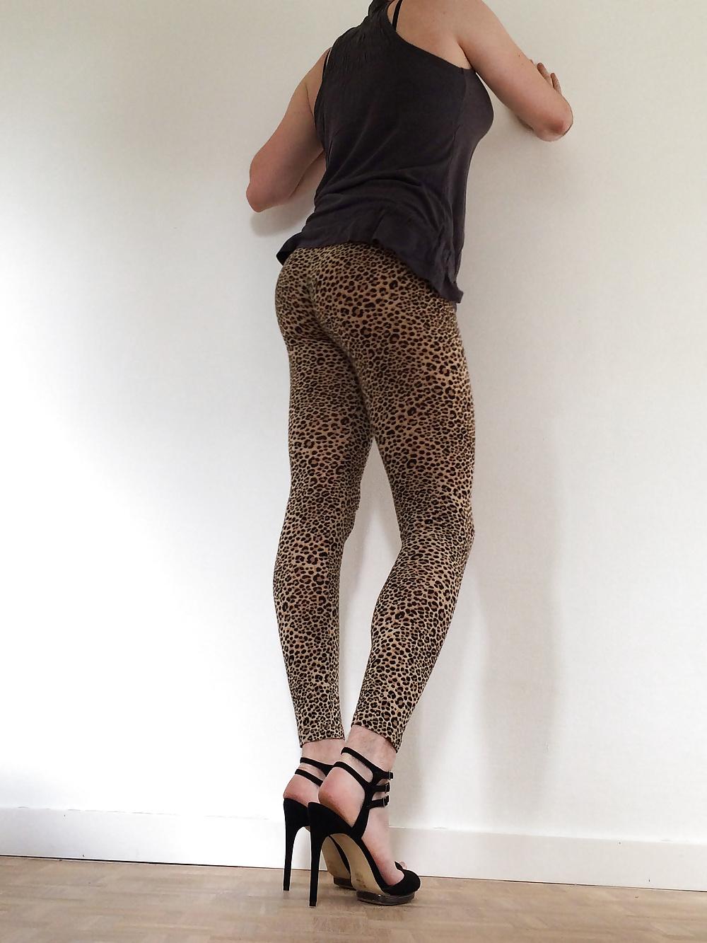 12P Leopard leggings & black thong