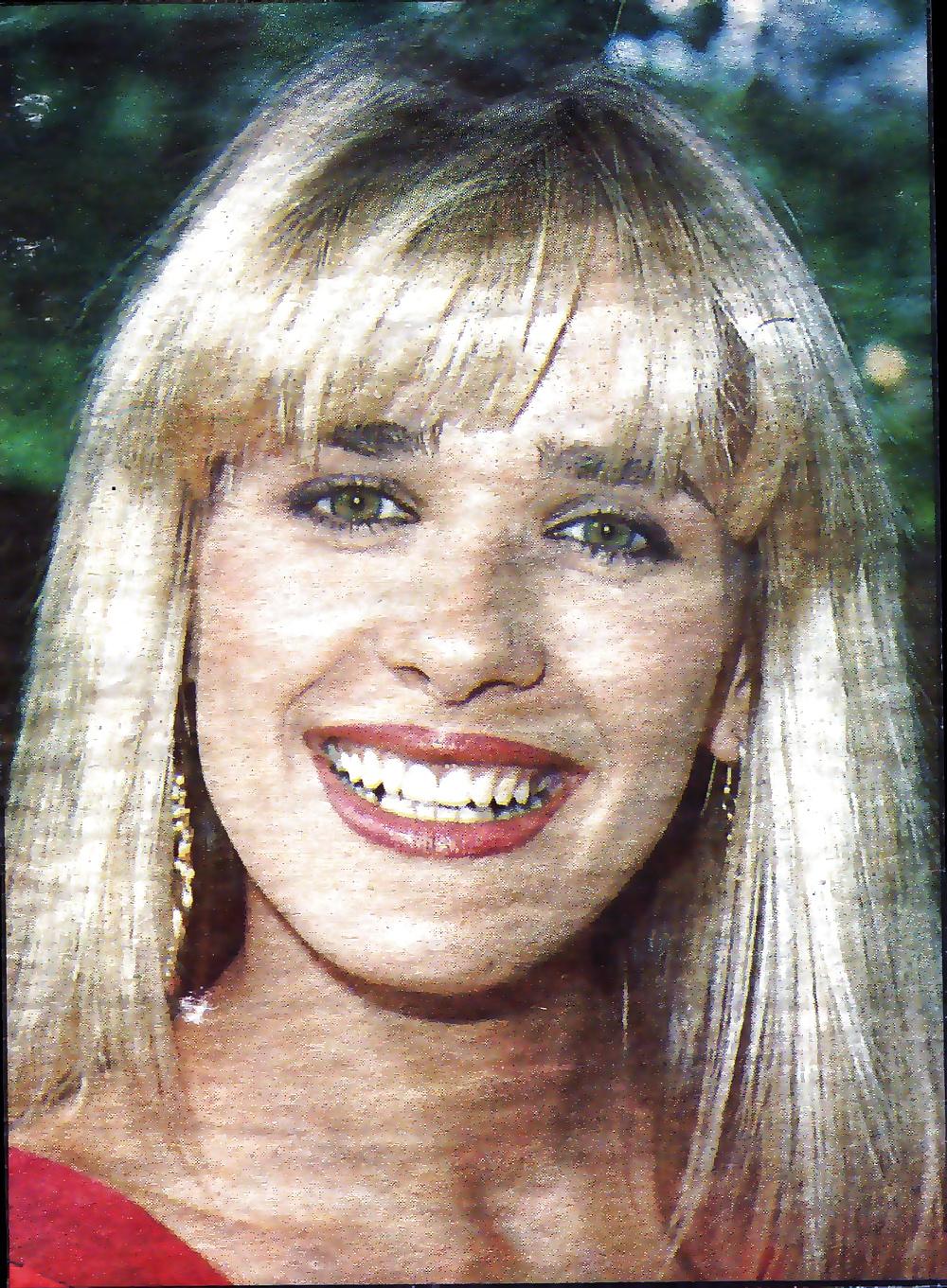 25P Carol smillie nude model