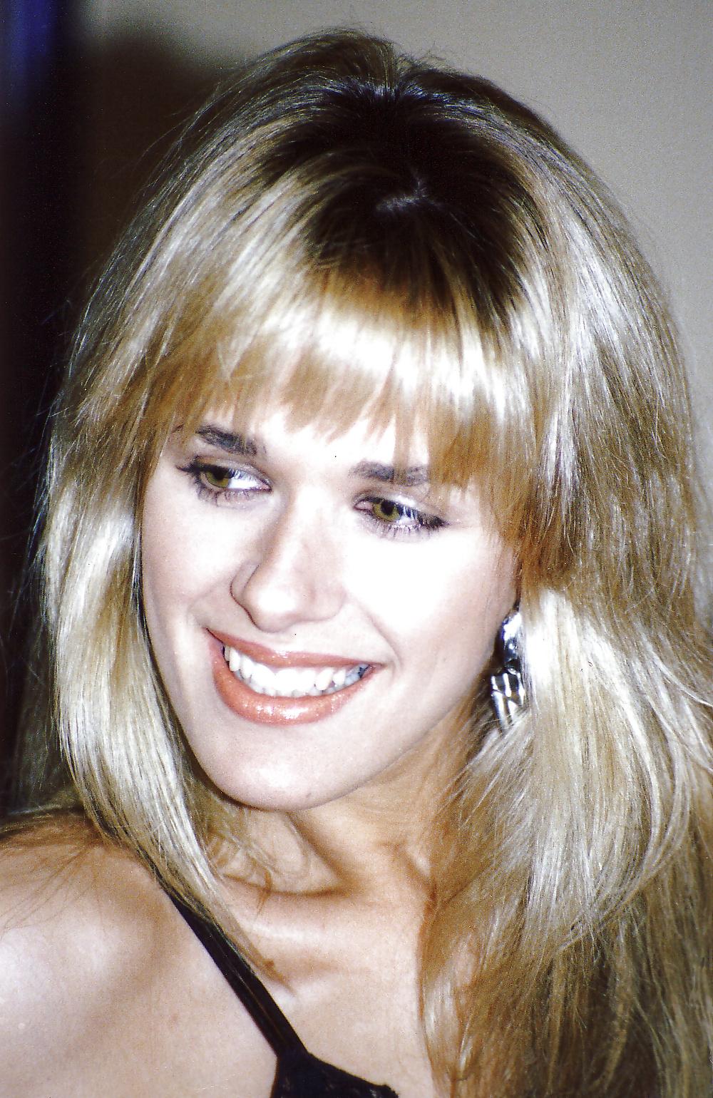 25P Carol smillie nude model