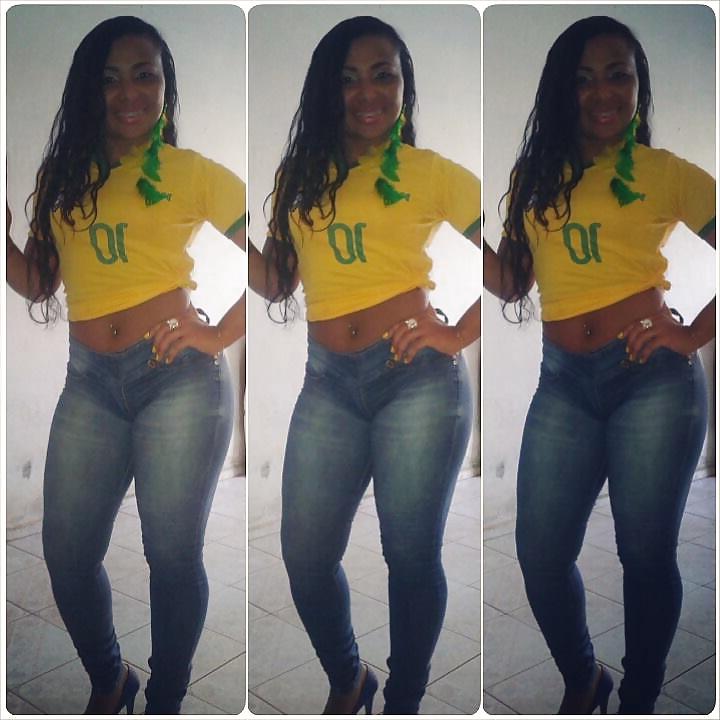 25P Brazilian bigass!!