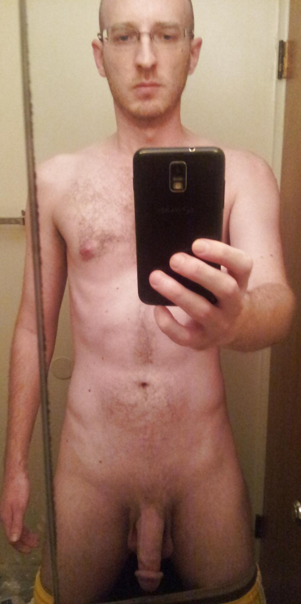 11P Naked bathroom selfies