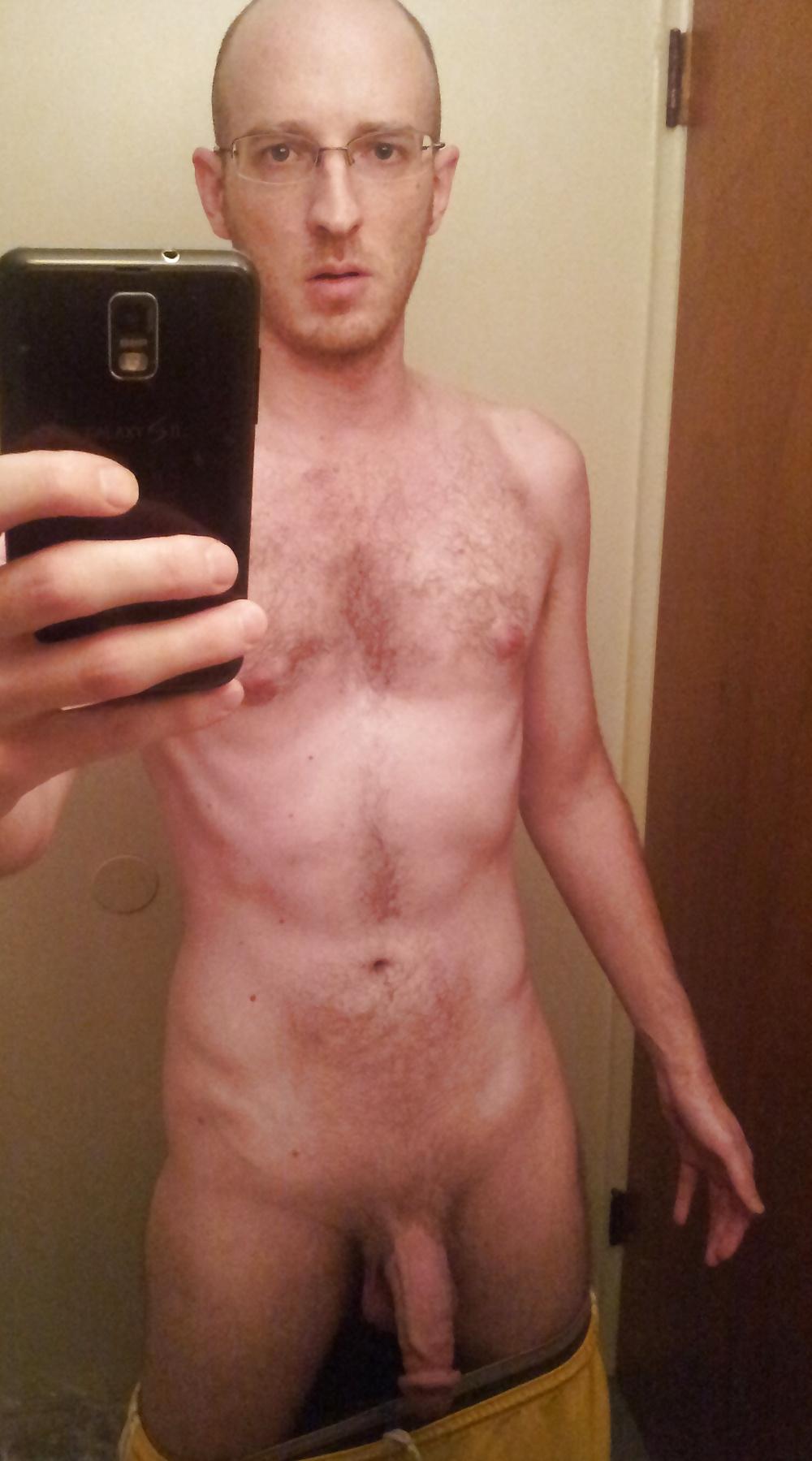 11P Naked bathroom selfies