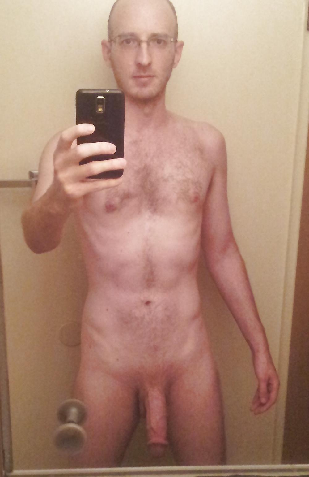 11P Naked bathroom selfies