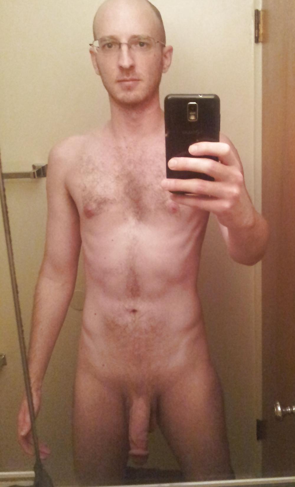 11P Naked bathroom selfies