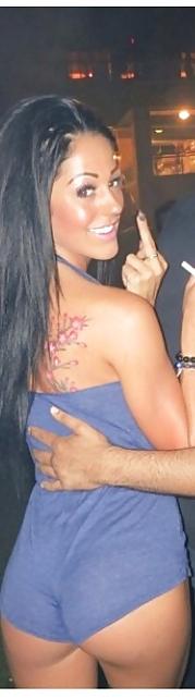 19P Brunette Bimbo