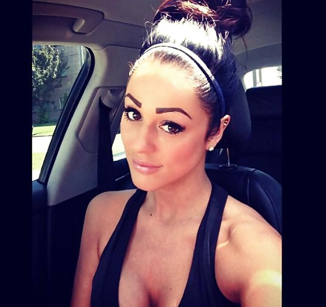19P Brunette Bimbo