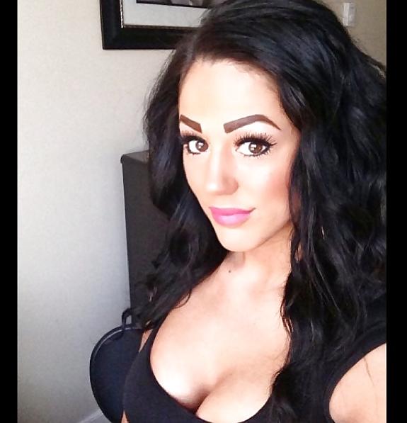 19P Brunette Bimbo