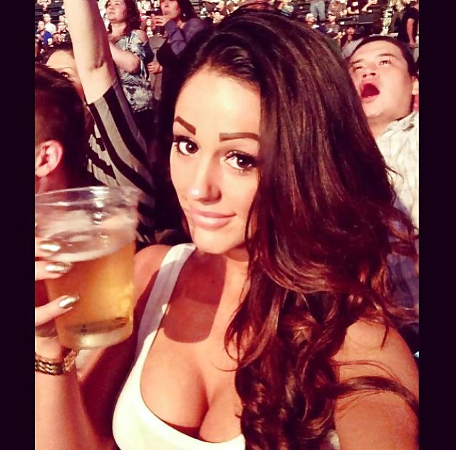 19P Brunette Bimbo