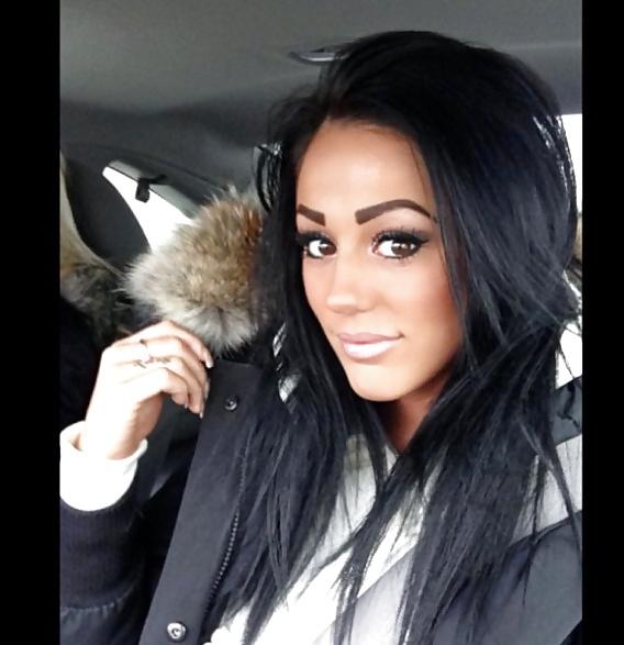 19P Brunette Bimbo