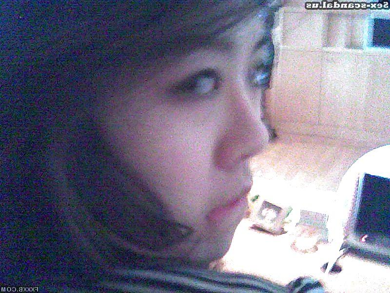 25P Chinese girl fucked at work