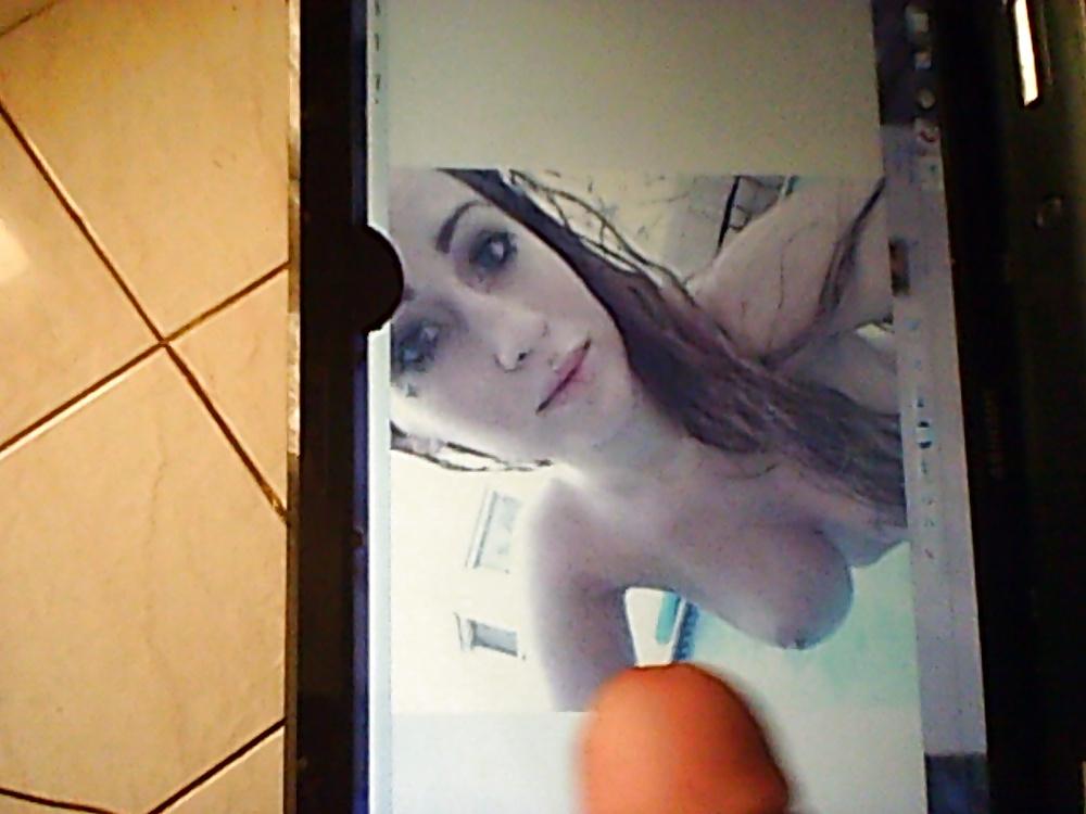 6P Jerking to photosexy girl