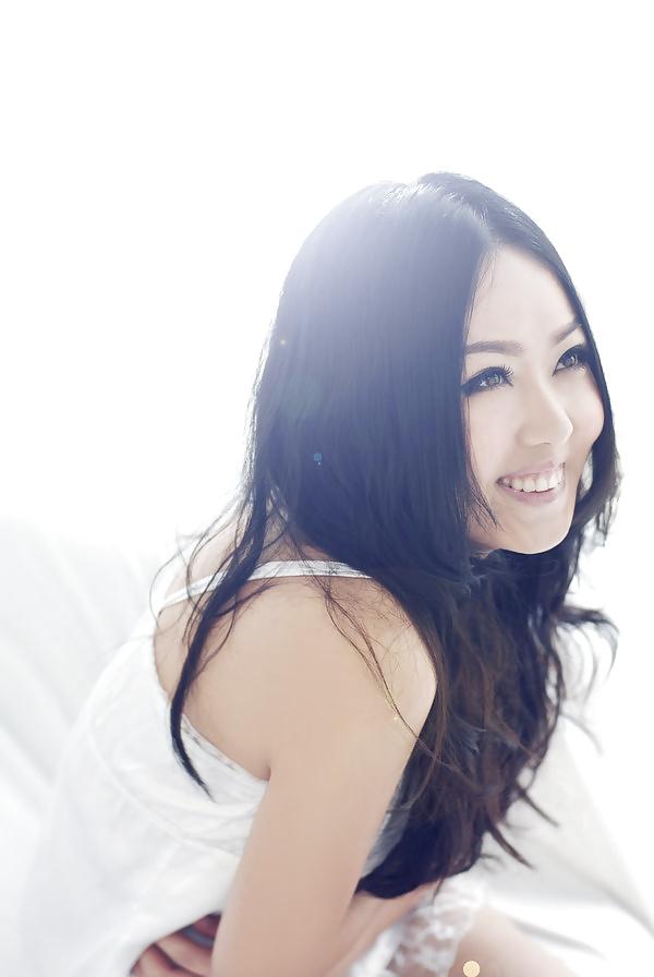 21P Chinese nice girl