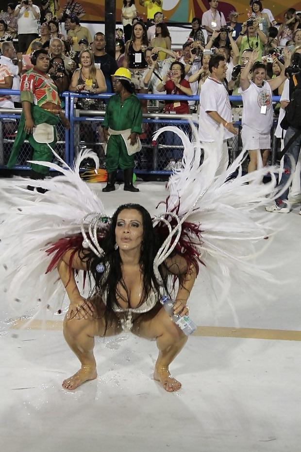 18P Brazilian Milf Fabiana