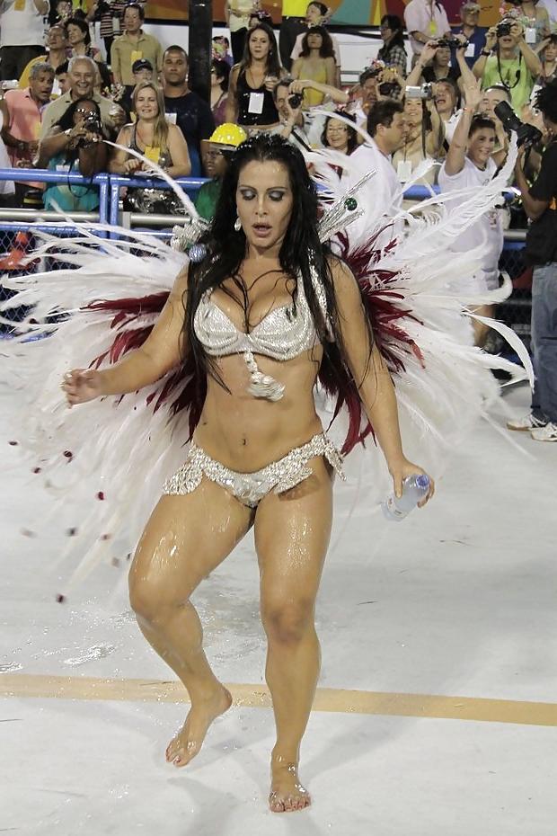 18P Brazilian Milf Fabiana