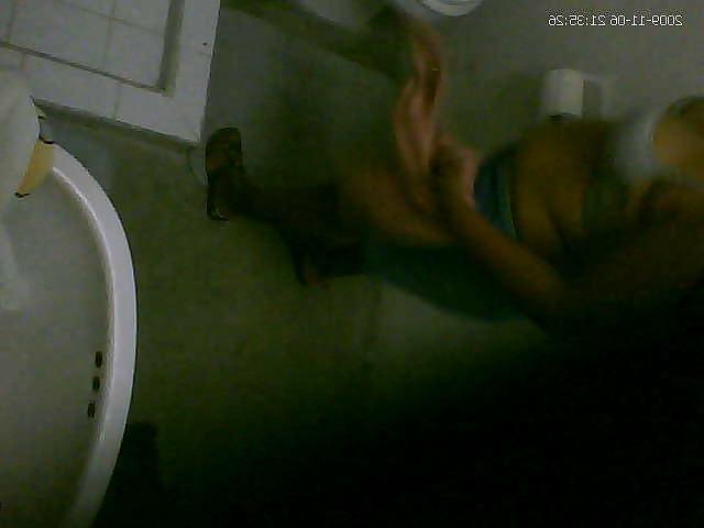 17P Spy bathroom pictures nena milf sabrosa culona asssssss