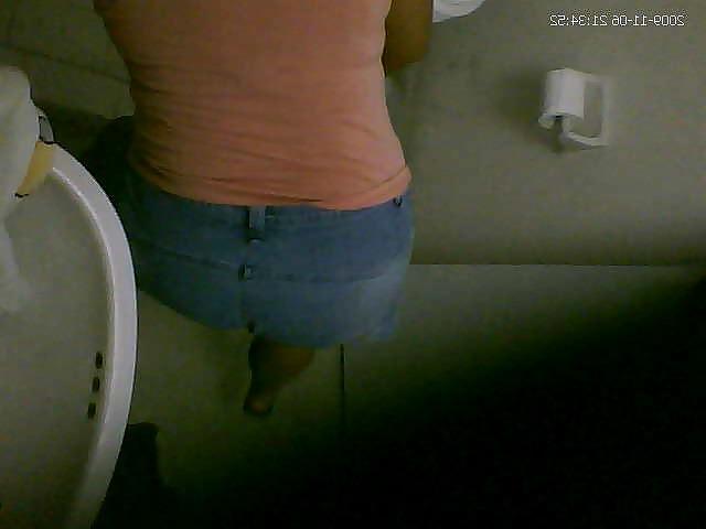 17P Spy bathroom pictures nena milf sabrosa culona asssssss