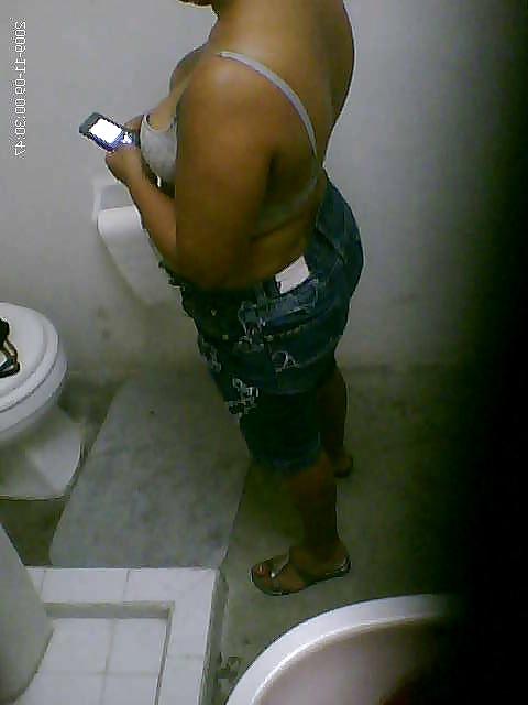 17P Spy bathroom pictures nena milf sabrosa culona asssssss