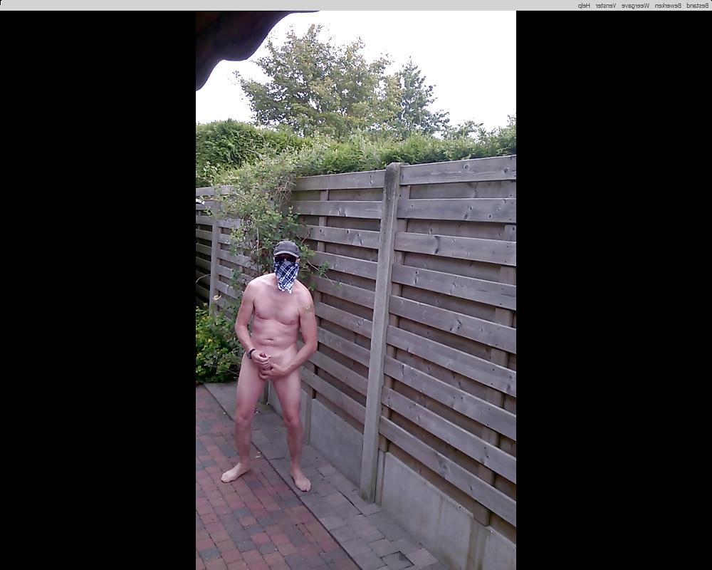 25P Me wanking my dick, showing my ass