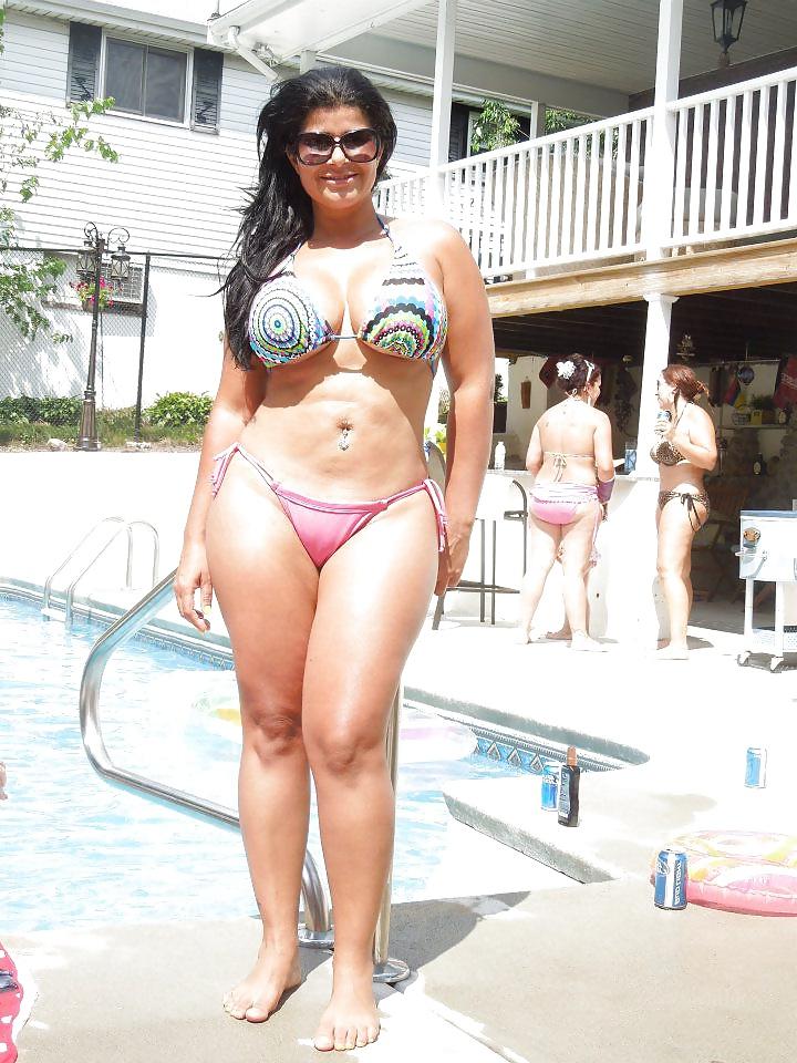 22P Brazilian milf Elessandra