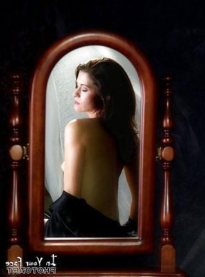 22P Mirror mirror on the wal!