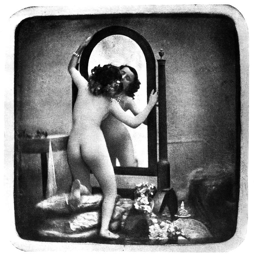 22P Mirror mirror on the wal!